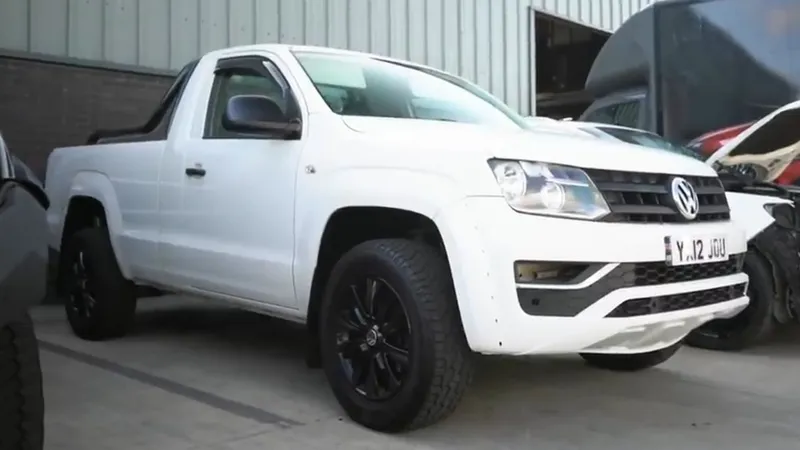 VW Amarok vira esportivo insano com motor V12 de 500 cv