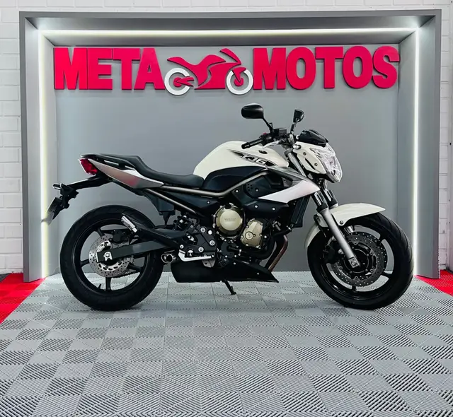 Carro Yamaha XJ6 N 2010 XJ6 N 600