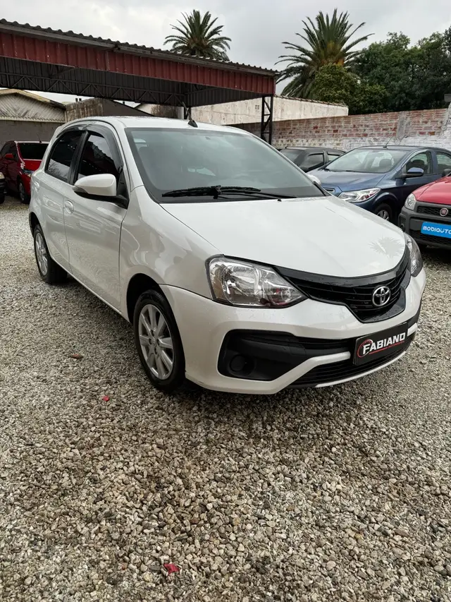Carro Toyota Etios 2019 X Plus 1.5 (Aut) (Flex)