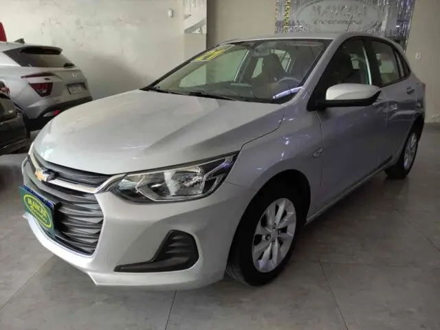 Carro Chevrolet Onix Plus 2021 1.0 LT II (Flex)