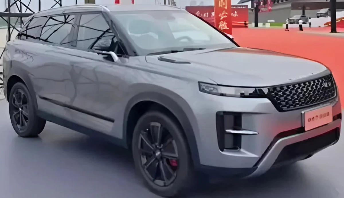 SUV ganhou novo visual na China e chamou atenção por ser parecer (até demais) com o Evoque