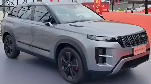 SUV ganhou novo visual na China e chamou atenção por ser parecer (até demais) com o Evoque