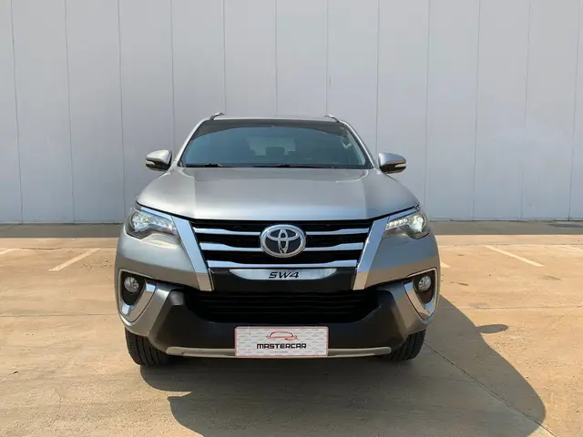 Carro Toyota SW4 2017 2.8 TDI SRX 5L 4x4 (Aut)
