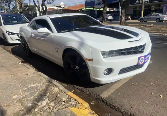 Carro Chevrolet Camaro 2012 6.2 2SS