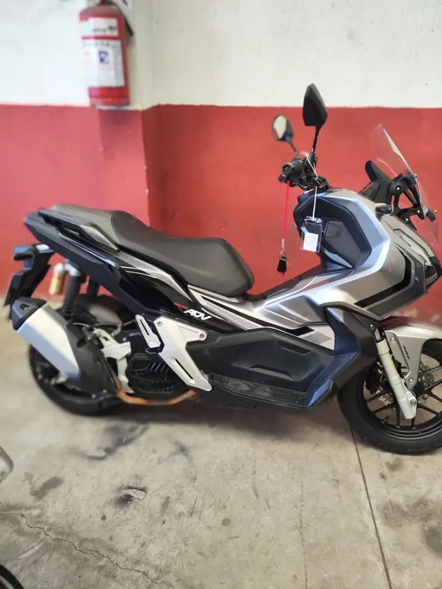 Carro Honda ADV 2023 ABS