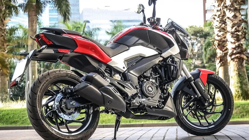 Bajaj lança Dominar 250 no Brasil por R$ 22.500