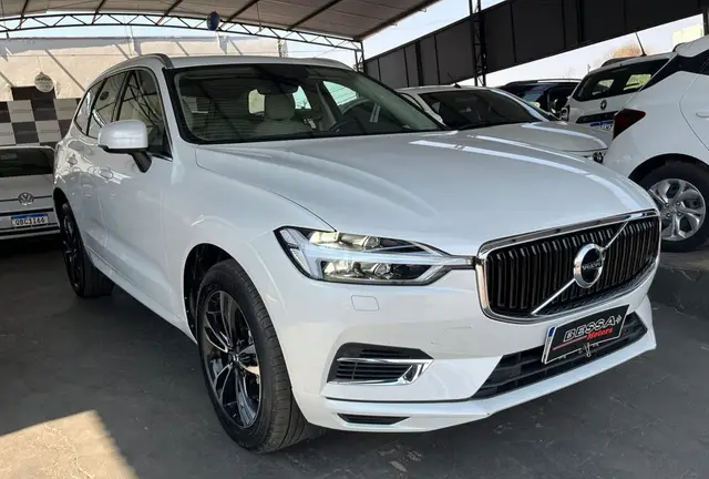 Carro Volvo XC60 2020 2.0 T8 Hybrid Momentum AWD