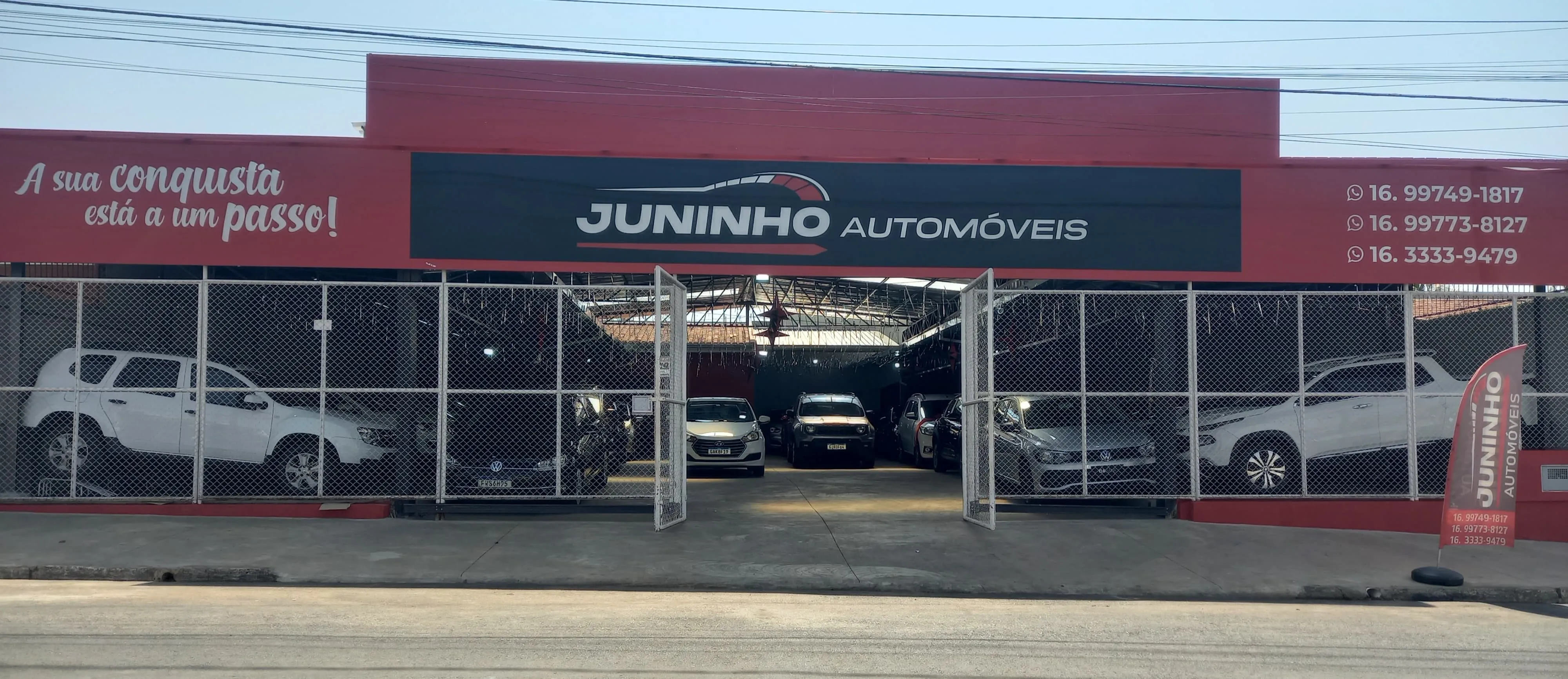Fachada da loja Veículos à venda em JUNINHO AUTOMOVEIS - Araraquara - SP | Mobiauto