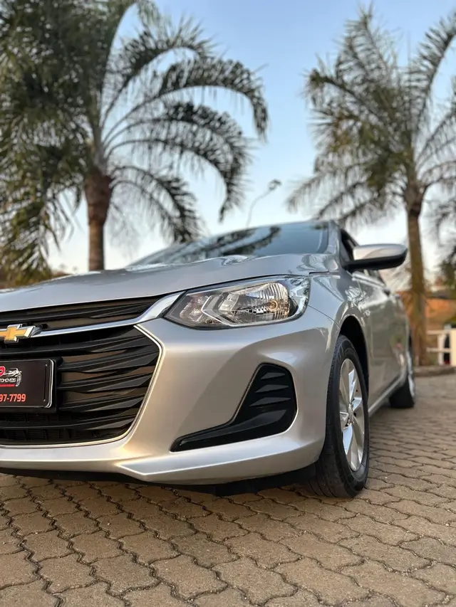 Carro Chevrolet Onix 2023 LT 1.0
