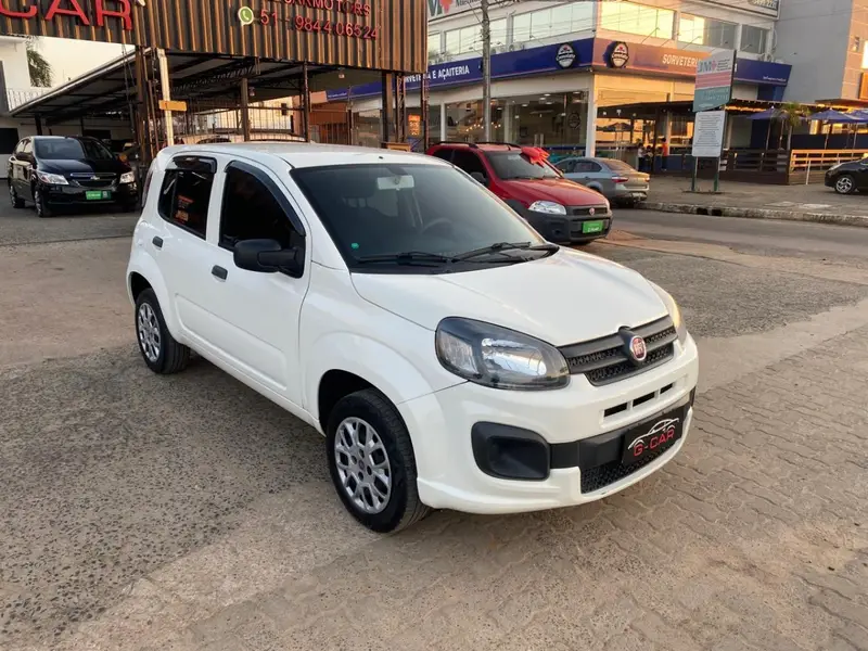 Fiat Uno Attractive 1.0 8V (Flex) 4p