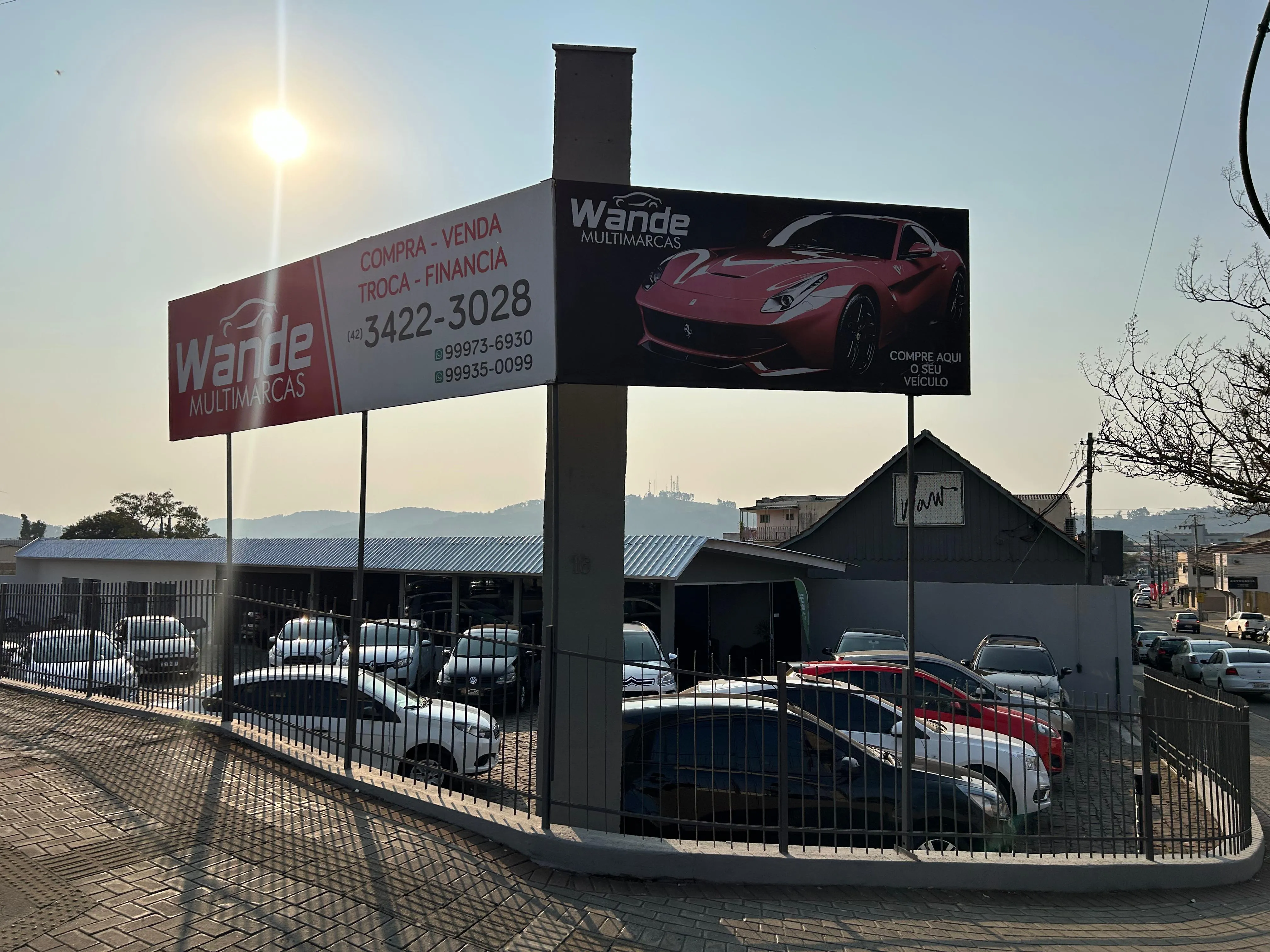 Fachada da loja Veículos à venda em Wande Multimarcas - Irati - PR | Mobiauto