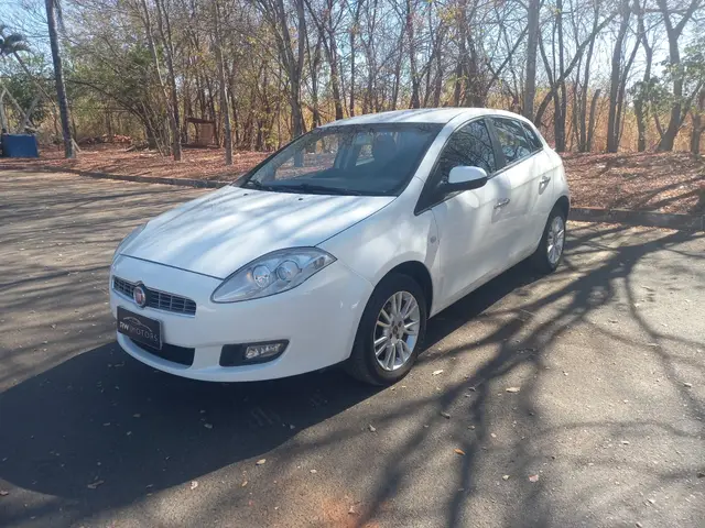 Carro Fiat Bravo 2013 Essence 1.8 16V Dualogic (Flex)