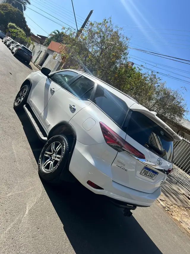 Carro Toyota SW4 2019 2.7 SRV 7L 4x2 (Aut) (Flex)