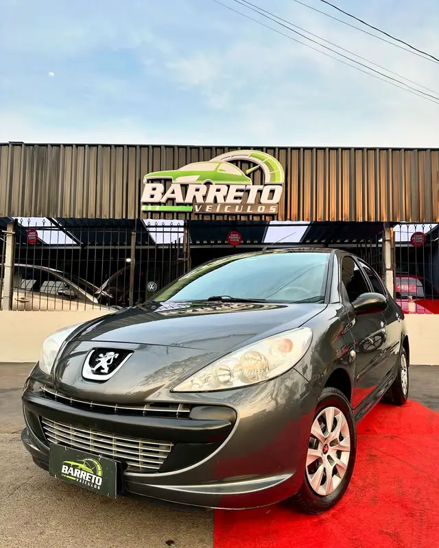 Carro Peugeot 207 2011 Hatch XR 1.4 8V (flex) 4p