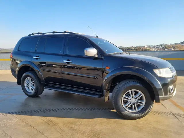 Carro Mitsubishi Pajero Full 2013 3.2 DI-D 5D HPE 4WD