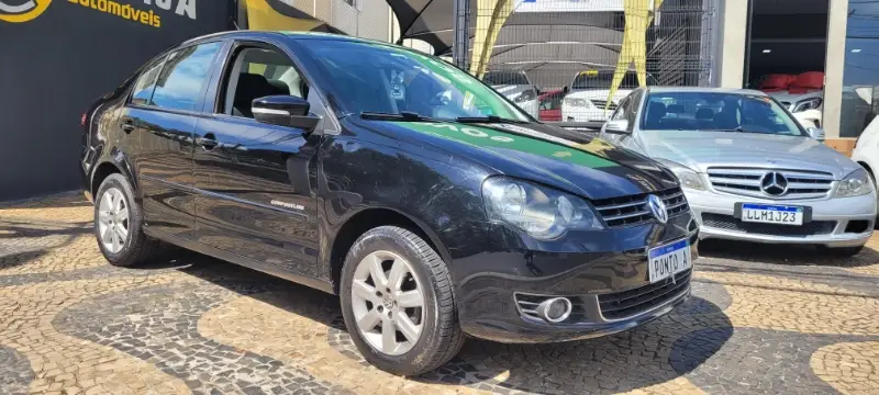 Volkswagen Polo Sedan Comfortline 1.6 8V (Flex)