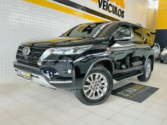 Carro Toyota SW4 2021 SRX 2.8 turbodiesel 7L 4x4 (Aut)