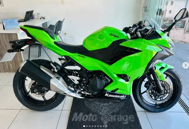 Carro Kawasaki Ninja 2019 400