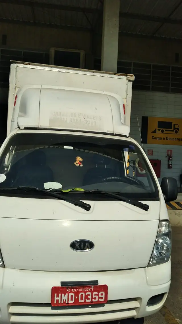 Carro Kia Bongo 2011 K-2500 STD 4x2 RS (cab. simples)