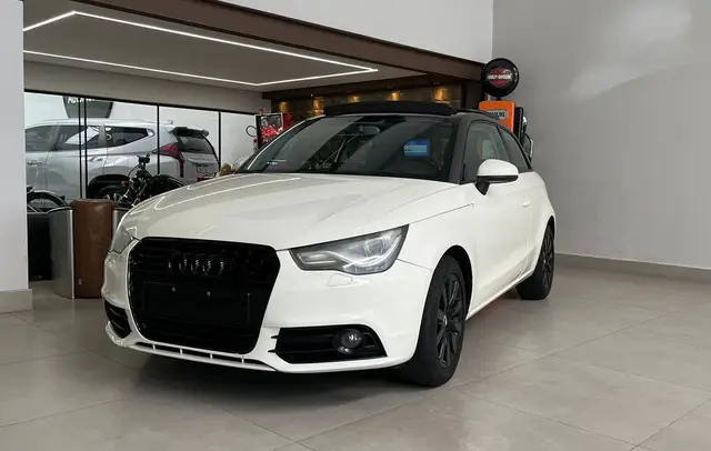 Carro Audi A1 2012 1.4 TFSI Attraction S Tronic