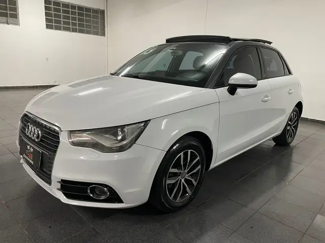Carro Audi A1 2013 1.4 TFSI Sportback Attraction S Tronic