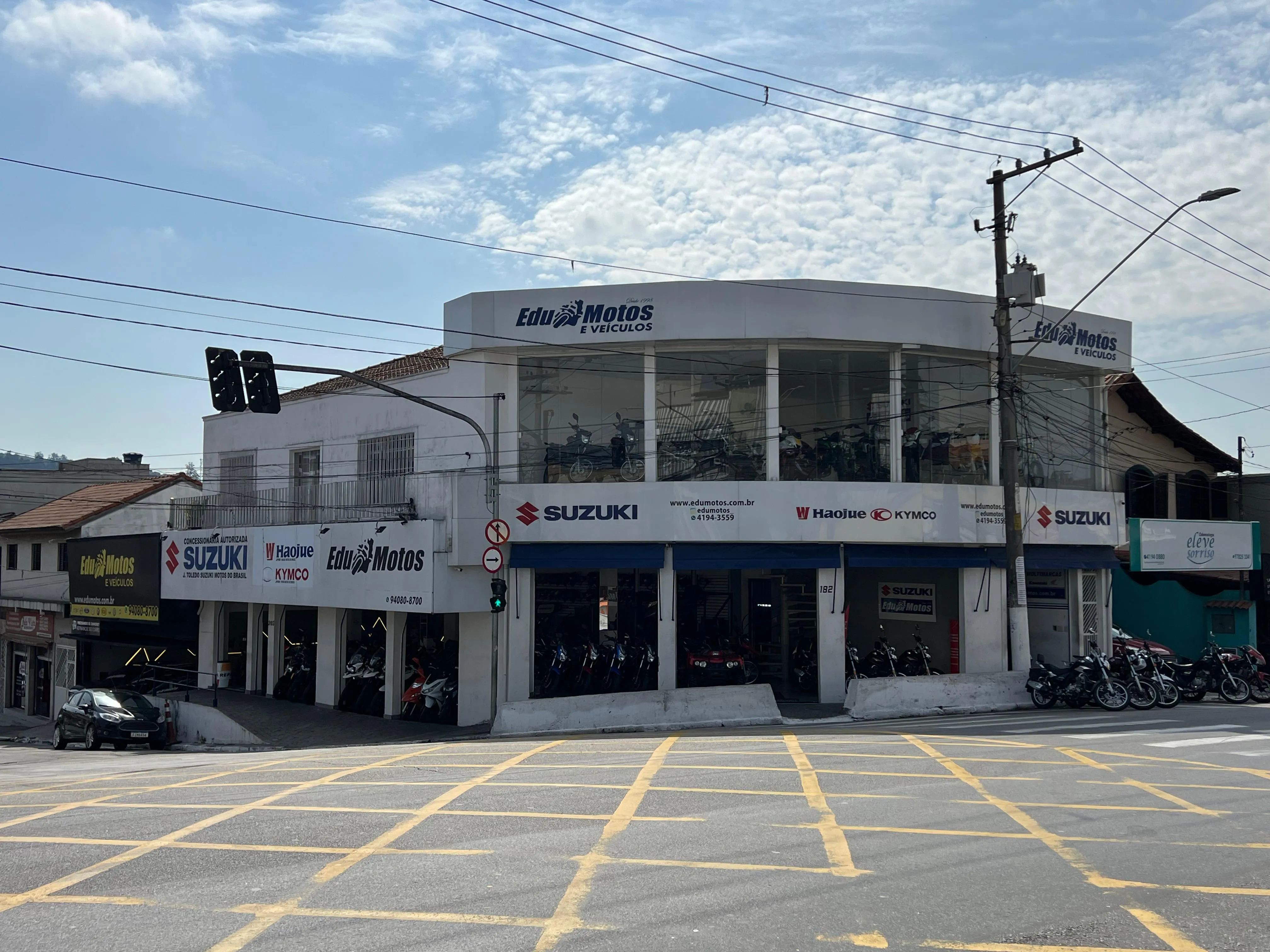 Fachada da loja Veículos à venda em EDU MOTOS - Barueri - SP | Mobiauto