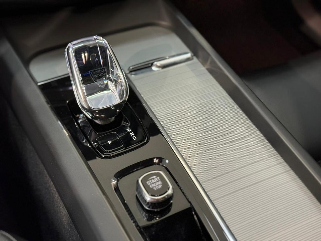 XC60 Recharge Ultimate Dark 2.0