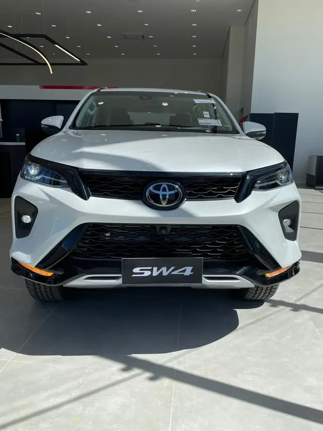 Carro Toyota Hilux SW4 2024 SRX Plat. 4x4 2.8 TB Diesel Automatico.