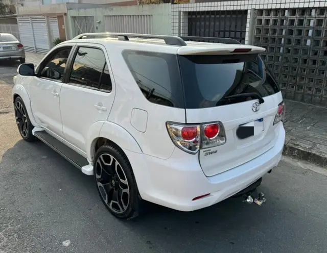Carro Toyota Hilux SW4 2013 SR 2.7 4X2 (Aut)