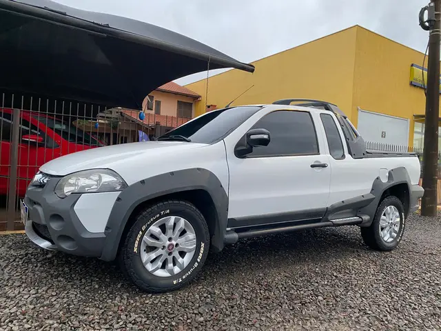 Carro Fiat Strada 2013 Adventure 1.8 16V (Flex) (Cabine Estendida)