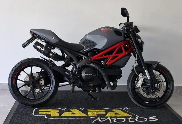 Carro Ducati Monster 2013 796