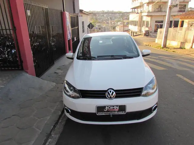 Carro Volkswagen Fox 2014 1.6 8V (Flex)