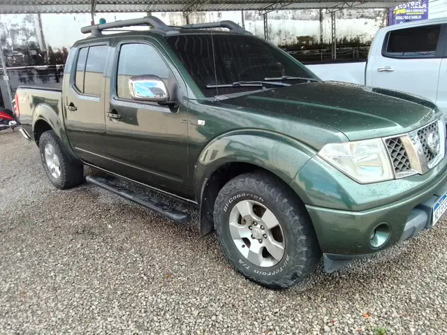 Carro Nissan Frontier 2009 LE 4x4 2.5 16V (cab. dupla) (aut)