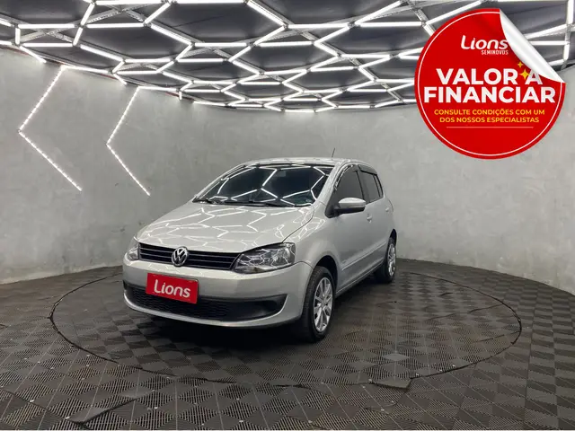 Carro Volkswagen Fox 2013 1.0 VHT (Flex) 4p