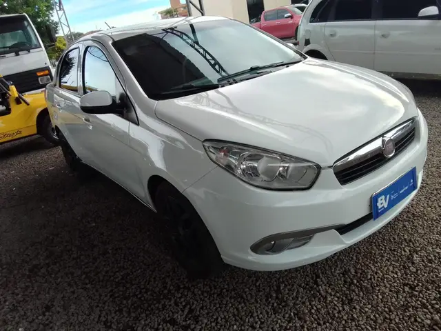 Carro Fiat Grand Siena 2014 Essence 1.6 16V (Flex)