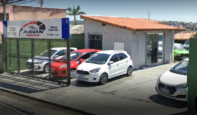Fachada da loja Veículos à venda em NEON MULTIMARCAS LTDA - Cotia - SP | Mobiauto