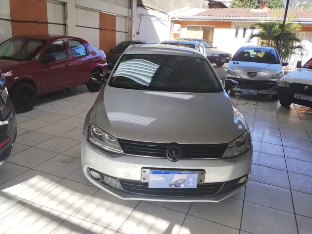 Carro Volkswagen Jetta 2012 2.0 Comfortline Tiptronic (Flex)