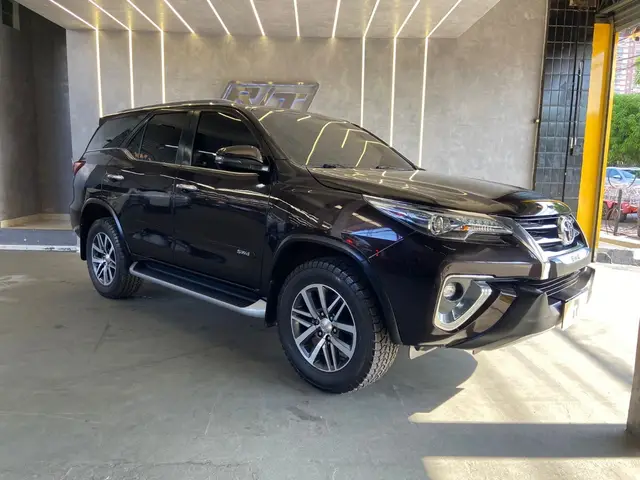 Carro Toyota SW4 2019 2.8 TDI SRX 5L 4x4 (Aut)