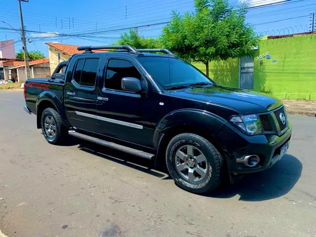 Carro Nissan Frontier 2014 2.5 TD CD 4x4 SV Attack
