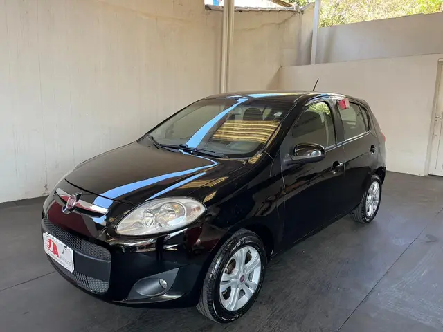 Carro Fiat Palio 2013 Attractive 1.4 8V (Flex)