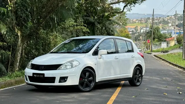 Carro Nissan Tiida 2012 S 1.8 (flex)