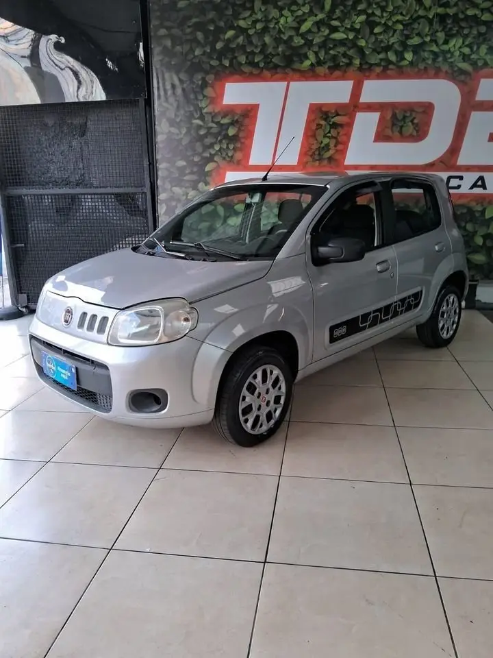 Fiat Uno Vivace College 1.0 8V (Flex) 4p