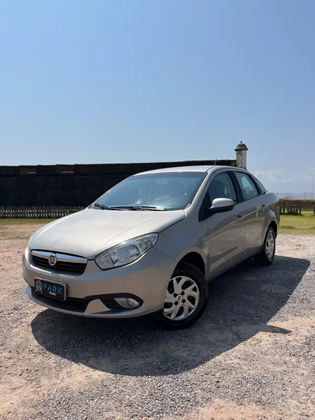 Carro Fiat Grand Siena 2014 Evo Attractive 1.4 8V (Flex)