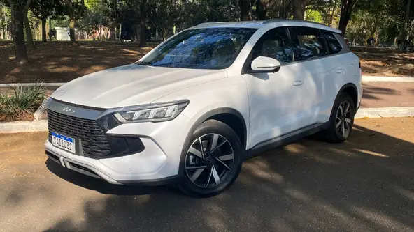 Comparação entre os modelos pode parecer ruim, mas é antiga e atual geração de um mesmo produto vendidas por aqui
