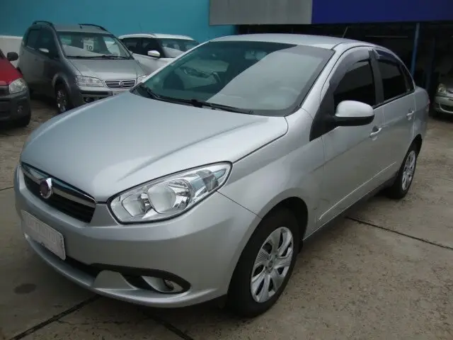 Carro Fiat Grand Siena 2013 Evo Attractive 1.4 8V (Flex)