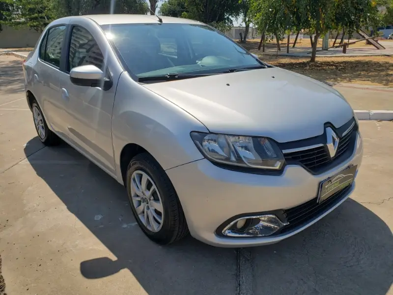 Renault Logan Expression 1.0 16V (Flex)