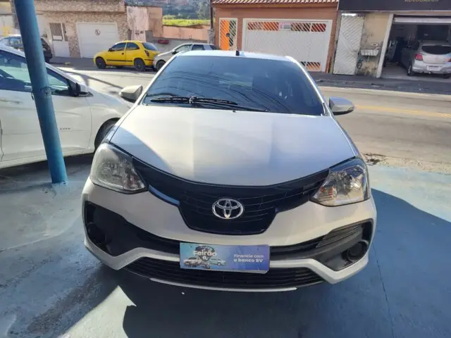 Toyota Etios X Plus 1.5 (Flex)