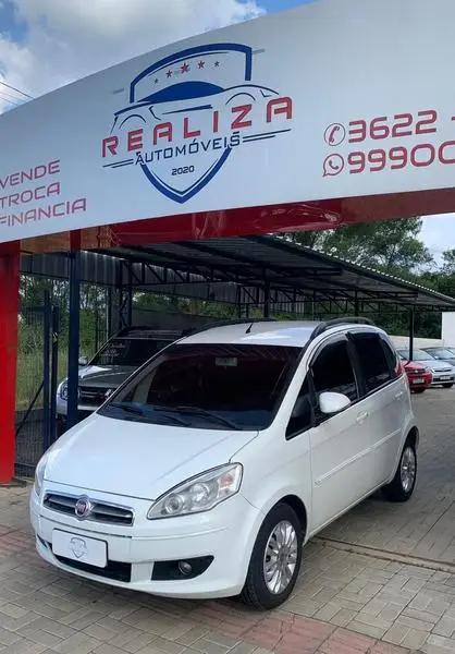 Carro Fiat Idea 2014 Attractive 1.4 8V (Flex)