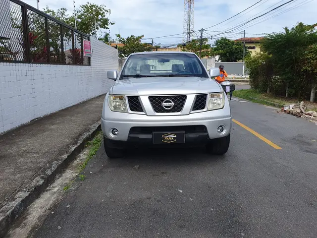 Carro Nissan Frontier 2013 XE 4x2 2.5 16V (cab. dupla)