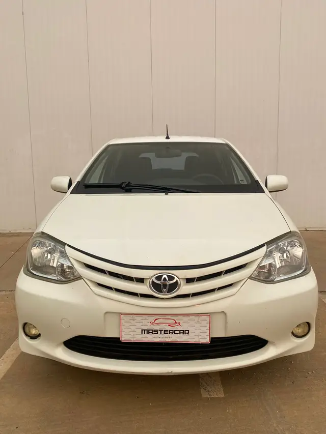 Carro Toyota Etios 2013 XS 1.3 (Flex)